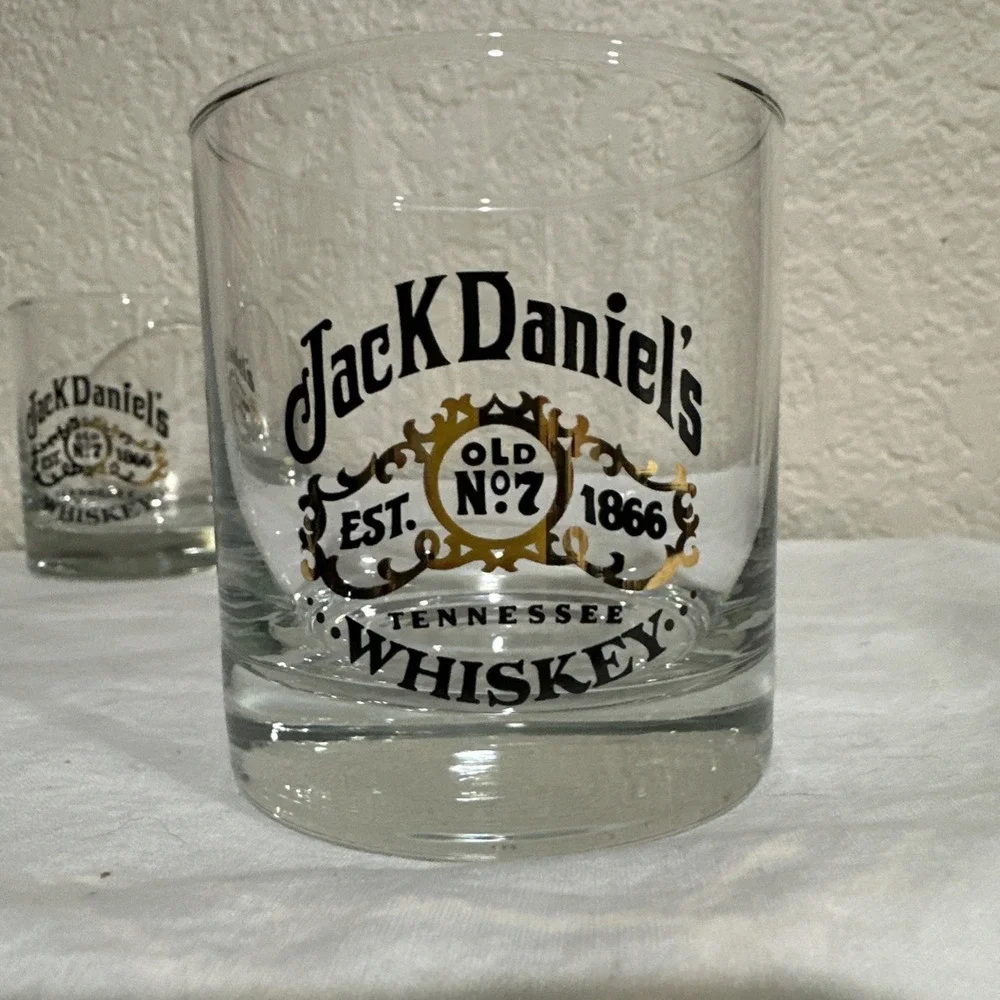 Jack Daneils Tennesee Whiskey Glasses Old No.7 Gold Design